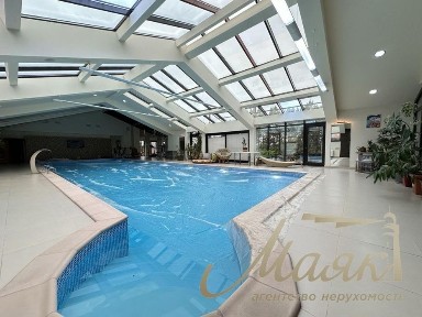 Ексклюзивна заміська вілла в селі Придніпровське.