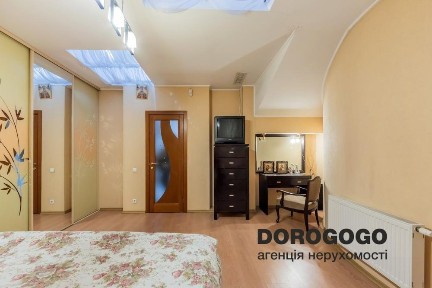 Оренда будинку 716 м2 пров. Малокитаївський 8 Київ