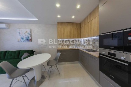 ЖК <a href='/newbuilding/646/view/zk-central-park'>Central Park</a>. вул. Маккейна 7