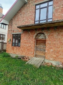 Продам новобудову в Горішних Шерівцях 250 м. кв.