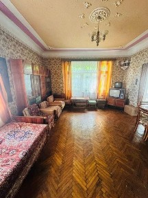 3-к квартира з гаражом, ділянкою в центрі м. Кременець