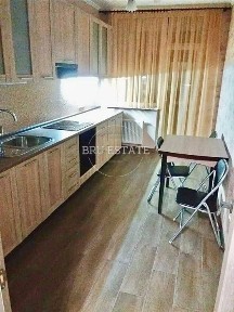 Продаж 1 к квартири Позняки Ремонт 2й поверх 50 м кв