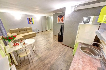 Подобова оренда апартаментів м. Університет