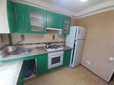 Трикімнатна квартира в районі Мотеля.