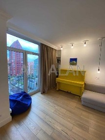 Продаж трикімнатної квартири,