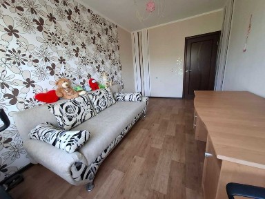 Продам 2х комн квартиру, пр. Юбилейный, район ТРК Украина.