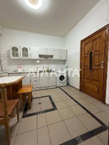 3-кім. в топовій локації вул. Чехова. Перший поверх, 80 м²