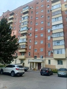 3 ком. квартира с 2 балконами, 3-5 минут к остановке