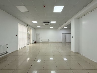 Оренда приміщення з окремим входом у прохідному місці Євгена Рихліка 4