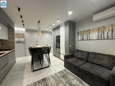 Продам. 2-к. кв. 5/18, ж/м Перемога-1, вул. Мандриківська 51