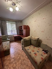 Продам 2 кім. квартиру на Зарічному.