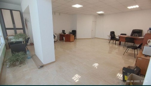 Продам приміщення вільного призначення з ремонтом