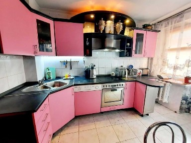 Продаж 3 кімнатної квартири, ринок Шувар.