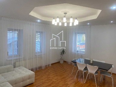 Оренда 3-кімнатної квартири по вул. Роксоляни