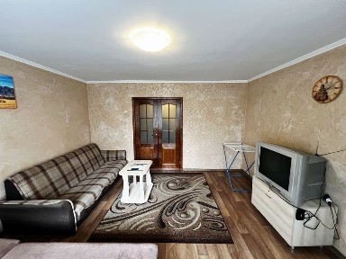 Оренда 2х кімн квартири по Пр Перемоги 123. Центр. Командировочні.