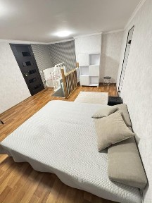 Продам квартиру з власним двором у центі міста