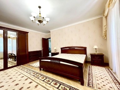 Паркінг в ціні. Старонаводницька 4в ремонт печерськ