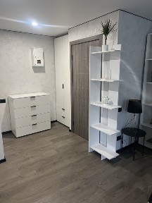 Продам власну квартиру в центрі.