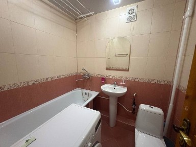 Продам 1 кімнатну квартиру поліпшеного планування.