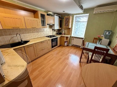 1 Лінія/Миру проспект 3к велика квартира з індивід. газ опалення