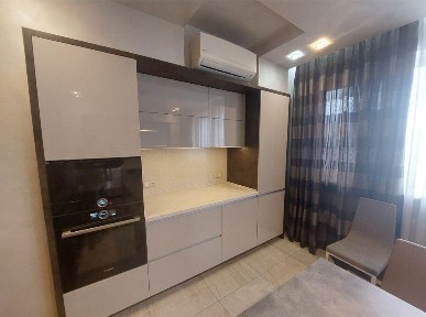 3-к квартира новострой бизнес-класса, центр города, м. Ярослава Мудрого