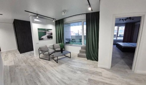 Оренда квартири з терасою в центрі