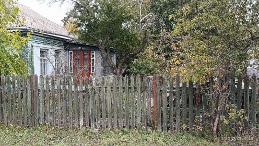 Продам пів будинку