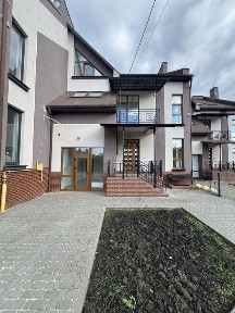 Продаж під Клініку Навчальний заклад БЛИЖНЯ РОЩА