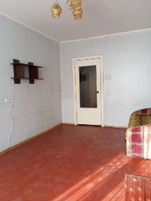 Продам 1 кімнатну квартиру на 5 Зарічному.