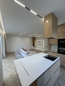 Продаж сучасного тауна з ремонтом 4 спальні