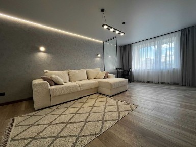 Продам простору 2 кімнатну квартиру на вул. Курбаса