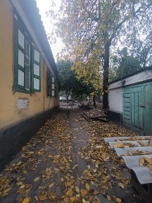 Продам 1/2 будинку, із заїздом для авто, по вулиці Кіма