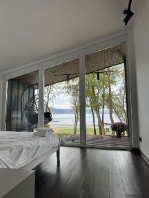 Оренда подобово 4-місних будинків на Бакоті