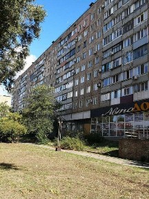 Продам 3 кімнатну квартиру вул. Блюхера /П. Дорошенка/