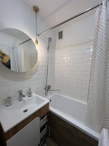 Продам 3 к. кв. вул Шкільна Петропавлівська Борщагівка, комісія 3%