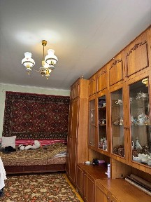 Продається однокімнатна Вишгород центр Хмельницького 9