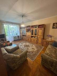 Продається велика 3 кімнатна квартира в центрі Ужгорода!