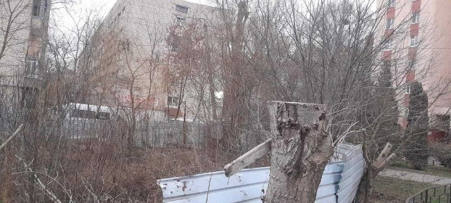 Незавершене будівництво адмін. будівлі, площа 407 кв. м у м. Чернівці