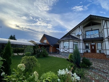 Затишний будинок у м. Суми з гаражем і садом - готовий до заселення