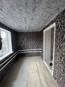 Продається будинок в центрально - міському районі.