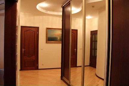 Киев, Дмитриевская ул., 69