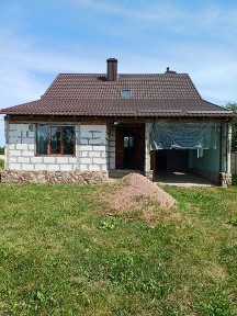 Продам новий будинок за містом з власним озером