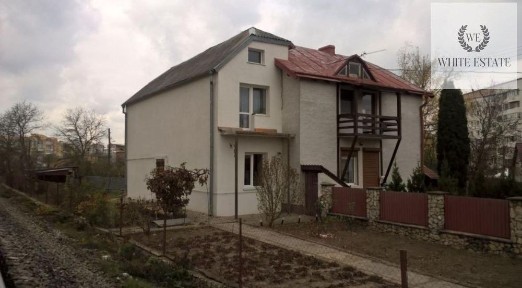 Продаж дуплекс по вул. Стадникової