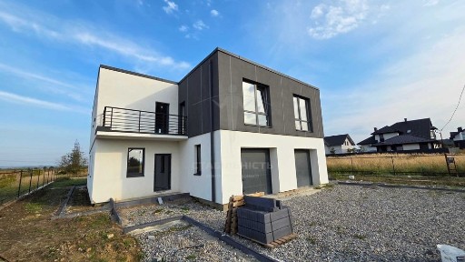 Продаж Дуплек 171 м2, ділянка 5.1 сот. Розтермінування. Не таунхаус