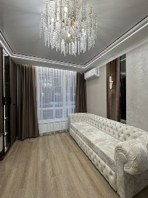 Стильна 2 кімнатна квартира на 4 поверсі, кухня- студія+ 2 спальні