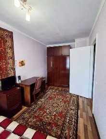 Продам 2к не кутову квартиру на Героїв Рятувальників