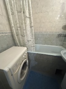 Здам 2-ну квартиру біля 10 школи!