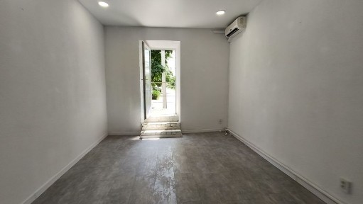 Фасадне приміщення Торгова Площа