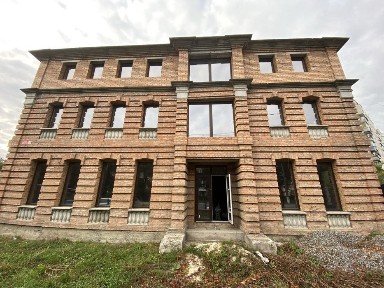 Продаж фасадної будівлі по вул. Пирогова.