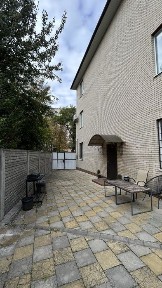 Продається таунхаус у центрі міста!